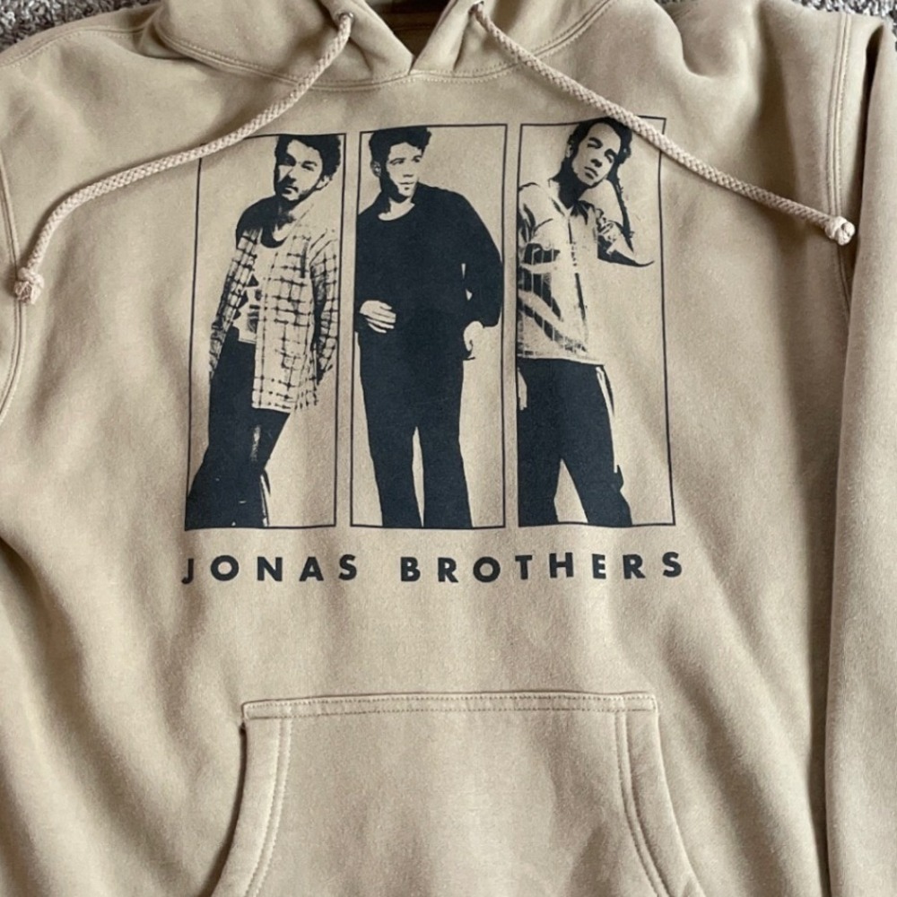 Jonas Brothers The Tour 2023 Graphic Hoodie Tan Medium - Picture 3 of 6